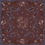 Pañuelo cuadrado de seda con estampado de estilo western que combina motivos florales de rosas y patrones paisley en tonos marrones, con detalles en azul y blanco. Presenta bordes en color azul y terminaciones hechas a mano.
