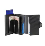 Billetera compacta Baleine modelo Kansas, con estructura de aluminio y exterior en fibra de carbono color negro. Cuenta con sistema deslizante para acceso rápido a tarjetas y tecnología de protección RFID.
