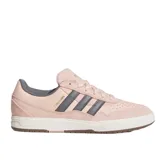 Championes de skate Adidas modelo Tyshawn II, color rosa con detalles en gris oscuro. Presentan un diseño estilizado con exterior de cuero y material sintético, suela de caucho y amortiguación EVA en el talón.