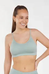 Soutien color verde agua con textura jaquard y copas removibles.