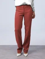 Pantalón de vestir negro, marca Zac & Rachel, con pretina con broches internos y cierre. Delantera y trasera con bolsillos.