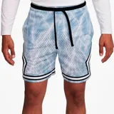 Short deportivo celeste con estampado de rayos blancos, cintura elástica con cordón de ajuste negro, bolsillos laterales y logo Jordan en la pierna izquierda.