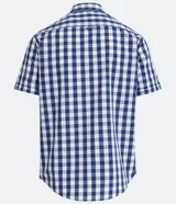 Camisa de manga corta con estampado de cuadros azules y blancos. Fabricada con una mezcla de algodón y poliéster, la pieza es transpirable y no se arruga fácilmente.