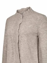 Sweater de punto color beige, con cuello alto, cierre frontal con botones y detalles de tejido calado en el frente y los bordes.