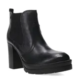 Botas estilo chelsea de cuero negro con plataforma y taco cuadrado. Presentan paneles elásticos laterales y suela con relieve dentado.