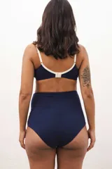 Culotte maternal de doble tejido color beige, de algodón suave con elásticos que no marcan.