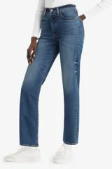 Jean de mujer Levi's modelo Ribcage Straight Ankle, color azul medio con efecto desgastado, tiro alto y corte recto al tobillo.