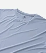 Remera masculina Get Over de poliamida con tecnología Dry, color celeste, cuello redondo, manga corta y estampa lettering en el pecho.