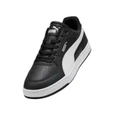 Championes Puma Caven III de estilo urbano, confeccionados en cuero sintético negro con la icónica franja lateral en blanco y suela de goma blanca.