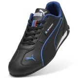 Championes Puma modelo Replicatch de la colección BMW Motorsport, color negro con detalles en azul y blanco. Presentan un diseño aerodinámico con el logo de BMW Motorsport en el lateral y el logo de Puma en la puntera y el talón.