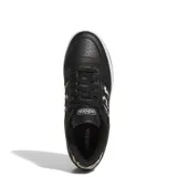 Championes de perfil bajo Adidas Break Start Low, color negro con detalles de estampado animal print de leopardo en las tres tiras laterales y en el talón. Cuenta con suela de goma blanca y cordones negros.