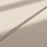 Pulsera de eslabones tipo grumet fabricada en plata 925, con acabado pulido brillante.