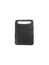 Billetera delgada de cuero negro, tipo tarjetero, con bolsillo frontal visible para tarjetas y logo grabado en la parte superior.