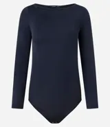 Body de manga larga con escote bote, confeccionado en tejido de media malla suave y elástico. Presenta un diseño ajustado al cuerpo con cierre en el entrepiernas.