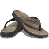 Ojotas tipo flip-flop Crocs modelo Yukon Vista II, con tira superior de cuero sintético y base de espuma Croslite con tecnología LiteRide para mayor amortiguación.