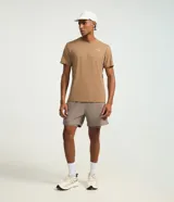 Bermuda deportiva Get Over para hombre, color marrón, con cintura elástica, cordón interno ajustable y short de compresión incorporado.