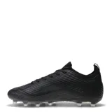 Championes de fútbol Umbro Borel Club HG/FG, color negro con diseño texturizado a rayas verticales y el logo de la marca en el lateral. Cuenta con tapones en la suela para césped natural y artificial.