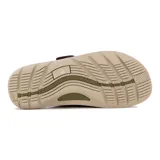 Sandalia de hombre color marrón oscuro con dos tiras anchas ajustables mediante velcro y suela gruesa de goma color beige.