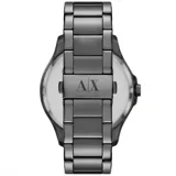 Reloj Armani Exchange modelo Hampton con caja y correa de acero color gris plomo, esfera negra con detalles en blanco y tres subesferas.