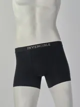 Bóxer negro de algodón con cintura elástica y logo de la marca Invencible.