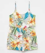 Mono corto con estampado floral y volados.
