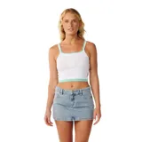 Musculosa Rip Curl Bossa Nova Layered de diseño de doble capa en color blanco con detalles en verde menta, corte corto crop top, tejido acanalado y bordado frontal en el pecho.