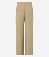 Pantalón recto de tiro alto confeccionado en viscosa, con cintura clochard y detalle de botones frontales. Presenta un diseño fluido y minimalista.