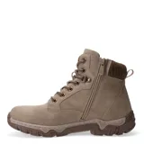 Botas acordonadas de caña baja color beige, con cuello acolchado de tejido tipo lana y suela de goma dentada antideslizante.