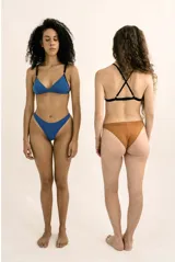 Soutien de algodón sin aro y copa de doble capa, color azul, con tirantes ajustables negros.