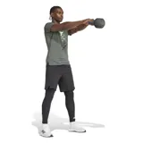 Calza de compresión Adidas Techfit para hombre, color negro, con cintura elástica con logo de la marca y tecnología Aeroready para mayor transpirabilidad.