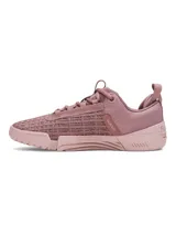 Championes de entrenamiento Under Armour modelo TriBase Reign 6, color rosado. Presentan parte superior de malla transpirable con tecnología UA WARP para sujeción, mediasuela de doble densidad y suela exterior de goma con tecnología TriBase para mayor contacto con el suelo y estabilidad.