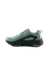 Championes de trekking Umbro Torren, color verde militar con suela negra y detalles en marrón. Presentan diseño técnico con cordones y capellada de malla transpirable.