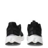 Championes deportivos Umbro modelo Vanta, color negro con detalles en gris y suela blanca. Confeccionados en malla transpirable y materiales sintéticos, ideales para entrenamiento y uso diario.