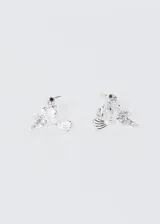 Par de caravanas de plata 925 con forma de colibrí y detalles de zirconia blanca.