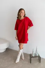 Remerón de manga corta, corte oversize, color plateado con brillo, confeccionado en lurex con lycra.