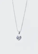 Cadena de plata 925 con dije en forma de corazón con zirconia blanca.