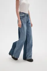 Pantalon de jean de corte ancho y tiro alto, color gris oscuro con efecto lavado.