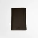 Billetera de cuero marrón oscuro con protección RFID.