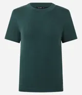 Remera básica de corte ajustado, color rosado, con mangas cortas y cuello redondo. Confeccionada en tejido de ribana lisa.
