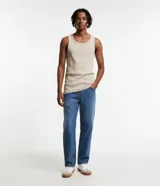 Musculosa masculina de corte regular, confeccionada en tejido acanalado de algodón con elastano. Presenta breteles medianos y diseño básico sin estampa.