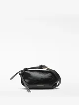 Bandolera pequeña Adolfo Domínguez con textura craquelada y acabado brillante. Cuenta con un compartimento principal con cierre de cremallera, bolsillo interior y asa larga regulable con hebilla.