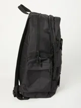Mochila urbana Rusty color negro, con múltiples compartimentos con cierre, correas ajustables frontales y bolsillo interno para laptop.