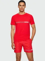 Remera roja de algodón con logo Boss estampado en el pecho.