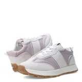 Championes urbanos Miss Carol modelo URTI, color blanco con detalles en beige.