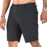 Bermuda de boardwalk Rip Curl modelo Global Cordura 19", color negro, con bolsillos laterales y bolsillo con cierre en la pierna.
