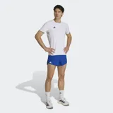 Short de running Adidas Adizero Essentials en color azul, diseñado para alto rendimiento. Confeccionado en tejido plano de poliéster reciclado con tecnología AEROREADY para el control del sudor. Cuenta con ajuste ceñido, cintura elástica con cordón, aberturas laterales para mayor movilidad y calzón interior de malla.