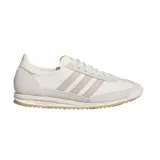 Championes Adidas SL 72 OG W color crema con detalles en rosa y suela color caramelo.