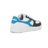 Championes urbanos Diadora Champion Spitfire II, color blanco con detalles en azul y gris.