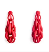 Aros colgantes plateados con forma de cadena gruesa.