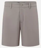 Bermuda recta azul marino confeccionada en sarga con tecnología que reduce las arrugas, seca rápido y ofrece mayor elasticidad.